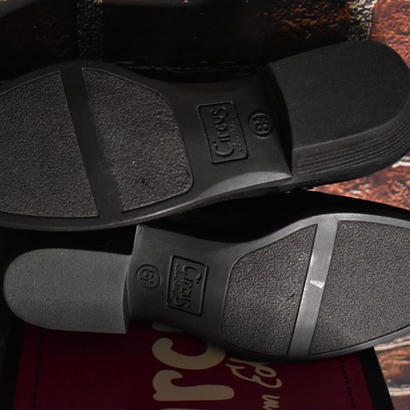 New Sam Edelman Black Bootie w/ Silver Studs - Picture 6 of 10